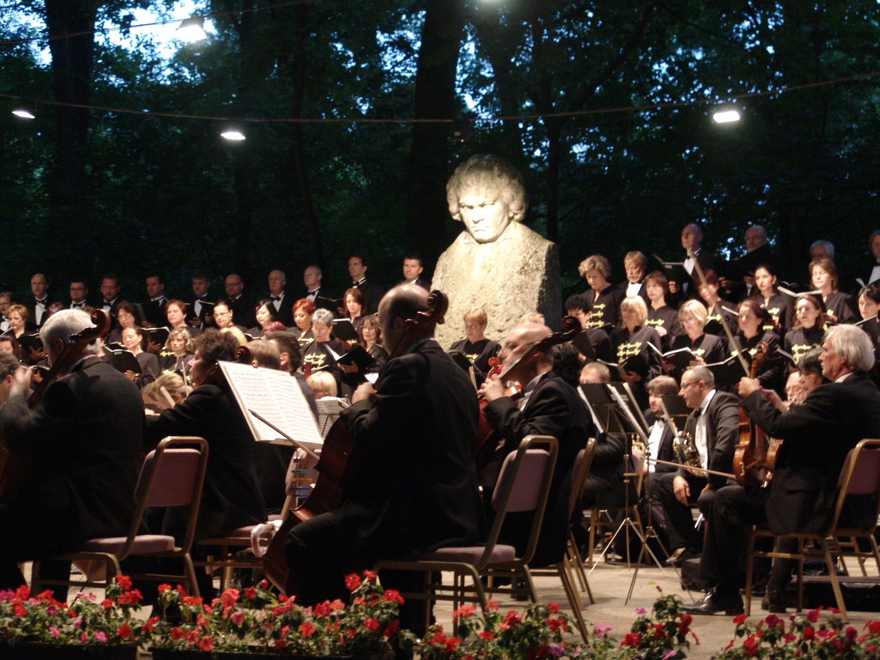 Beethovennel 60 év óta a madárcsicsergős szabadban – martonvásári zenés találkozás
