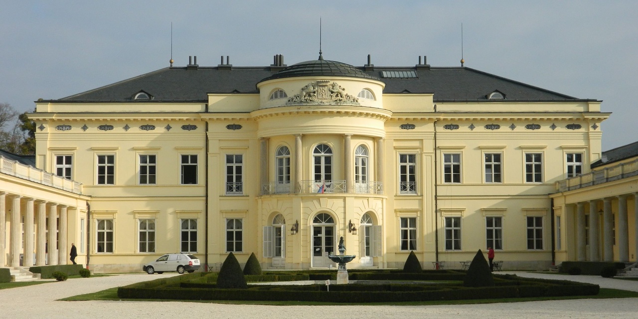  Fehérvárcsurgó: gasztro-akadémia a Károlyi-kastélyban